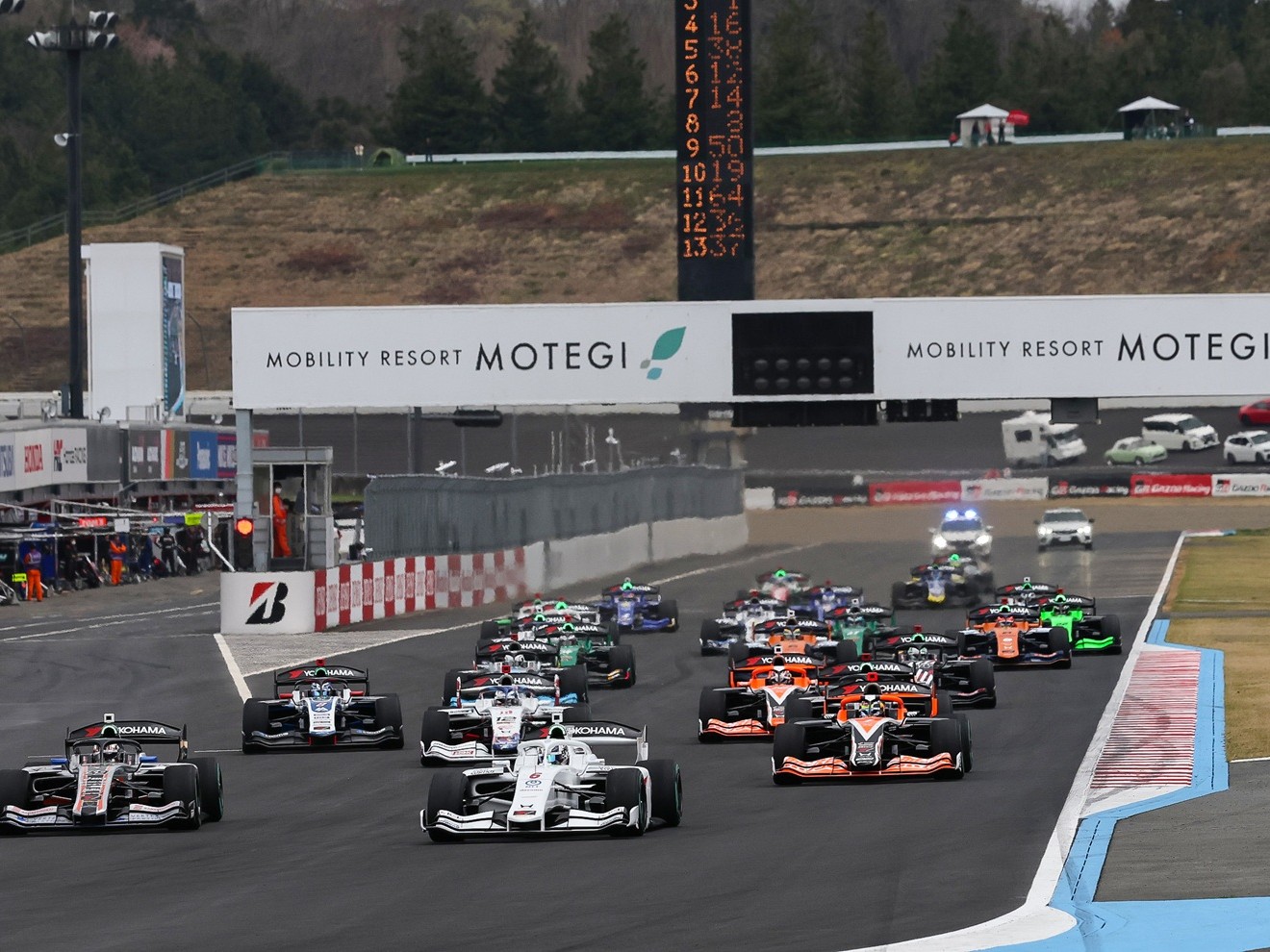速さはF1の次!? 選手同士のガチンコ勝負が見られる「SUPER FORMULA」の楽しみ方