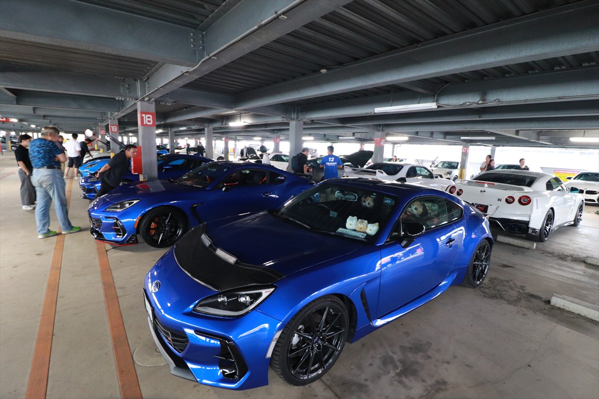 車好きのオフ会で穴場の場所をお探しの主催者必見！近年、公共駐車場での無断開催が問題視されるなか、オートバックスがオフ会用の駐車場を無料提供する注目のイベント支援サービス「AUTOBACS CAR MEEITNG」を開始しました。都心近くで広い会場を無料で確保できる、運営者待望のシステムです。