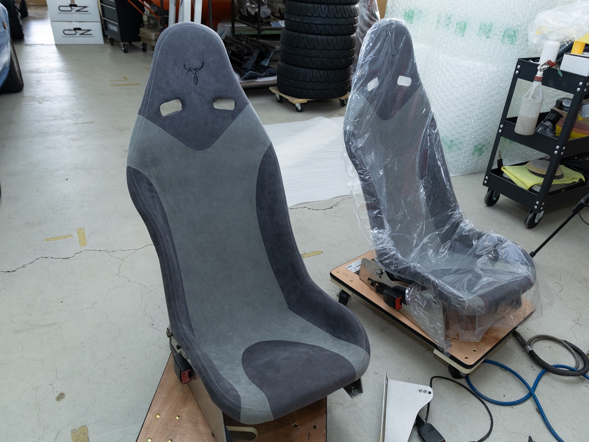 シートの張り替えは、ゴードンミラー社の得意とする作業のひとつ