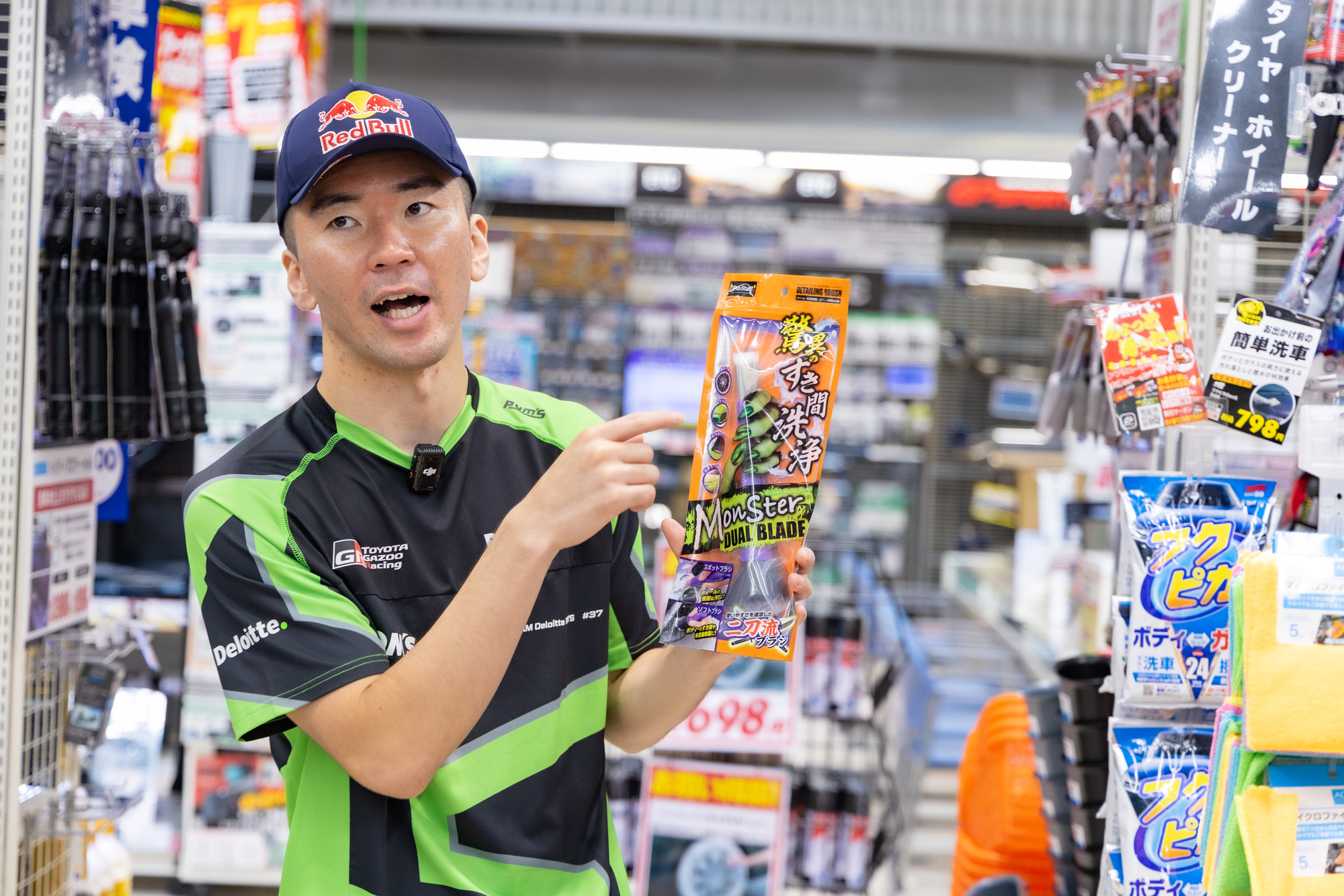 ▲ホイールを洗う際に、複数本のブラシを用意せずにすむところが高ポイントだそう