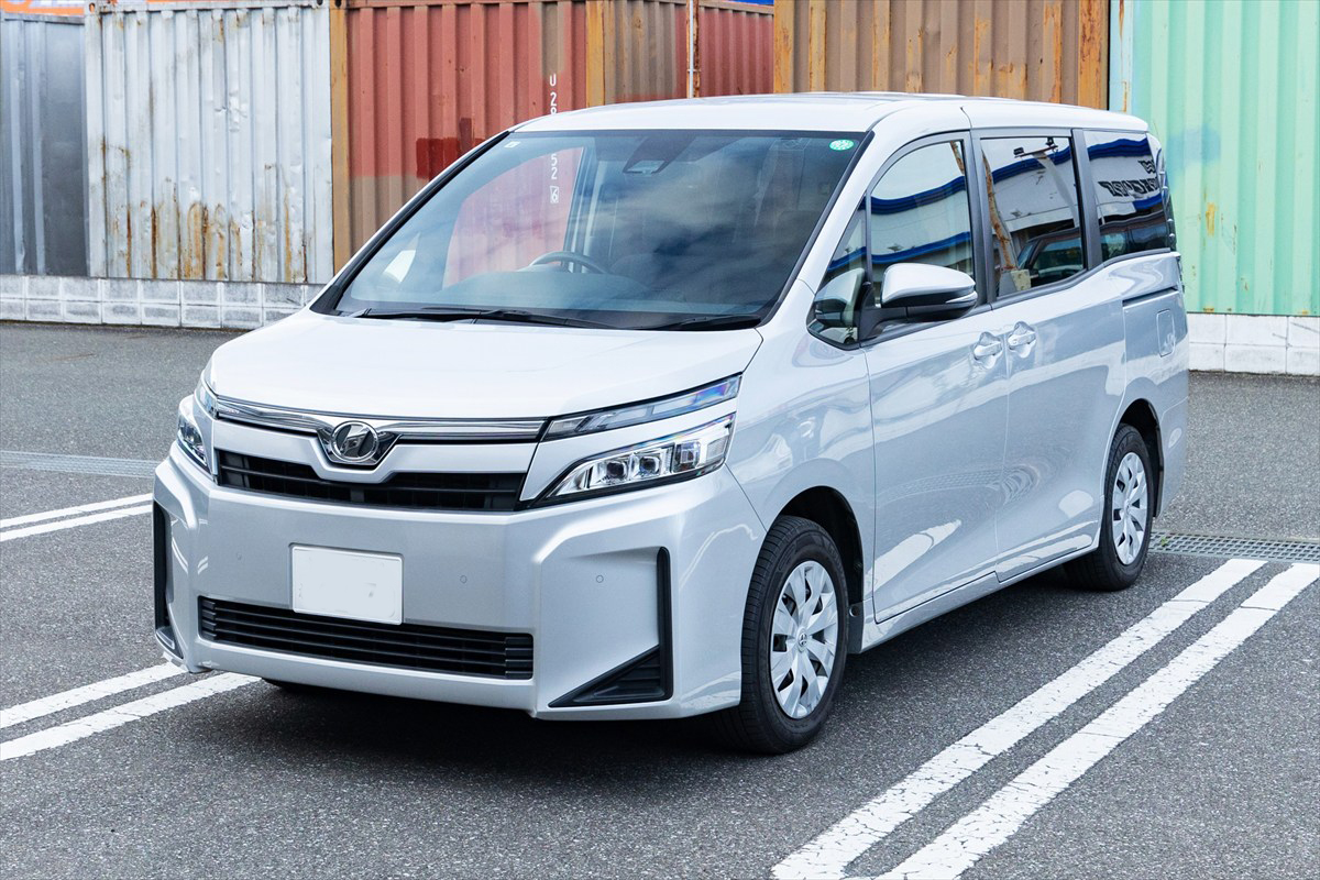 ▲撮影車両は3代目「ヴォクシー」の後期型（2017年発売）Xガソリン車
