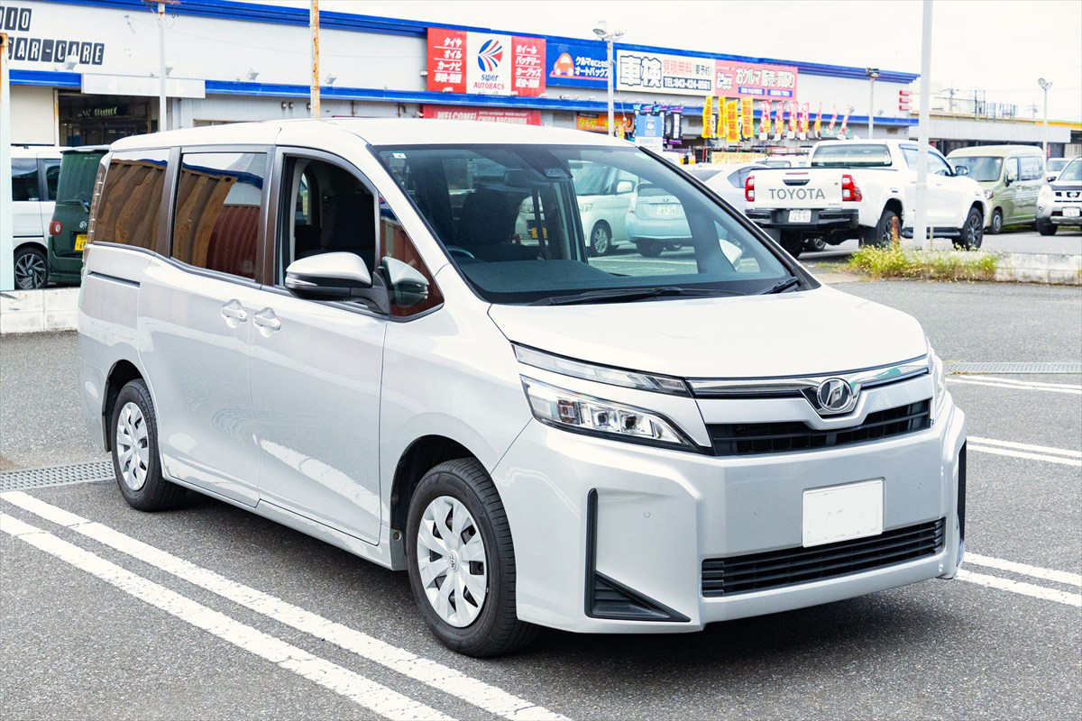 ▲撮影車両は3代目「ヴォクシー」の後期型（2017年発売）Xガソリン車