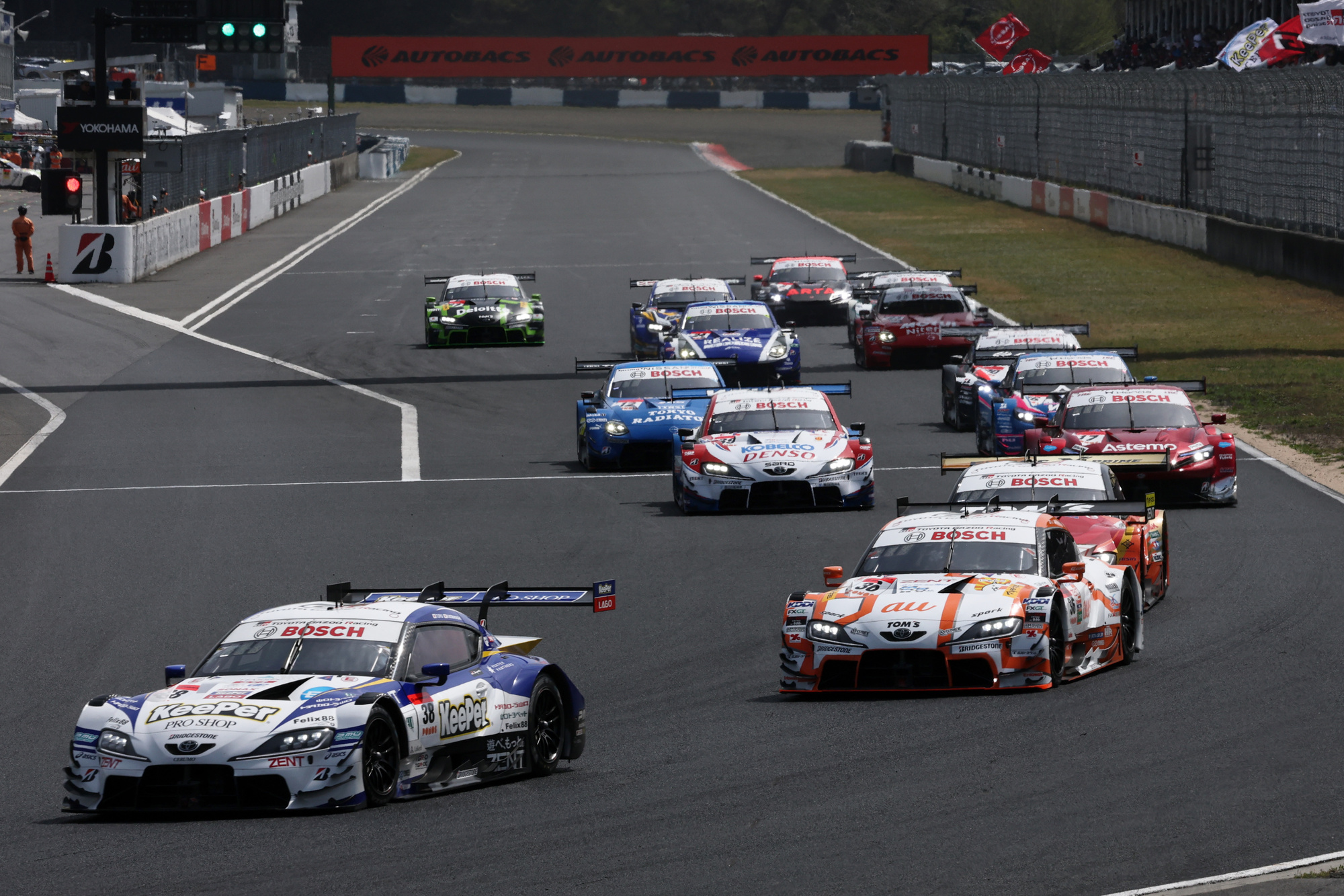 ▲世界最速のハコ車によるモータースポーツSUPER GT