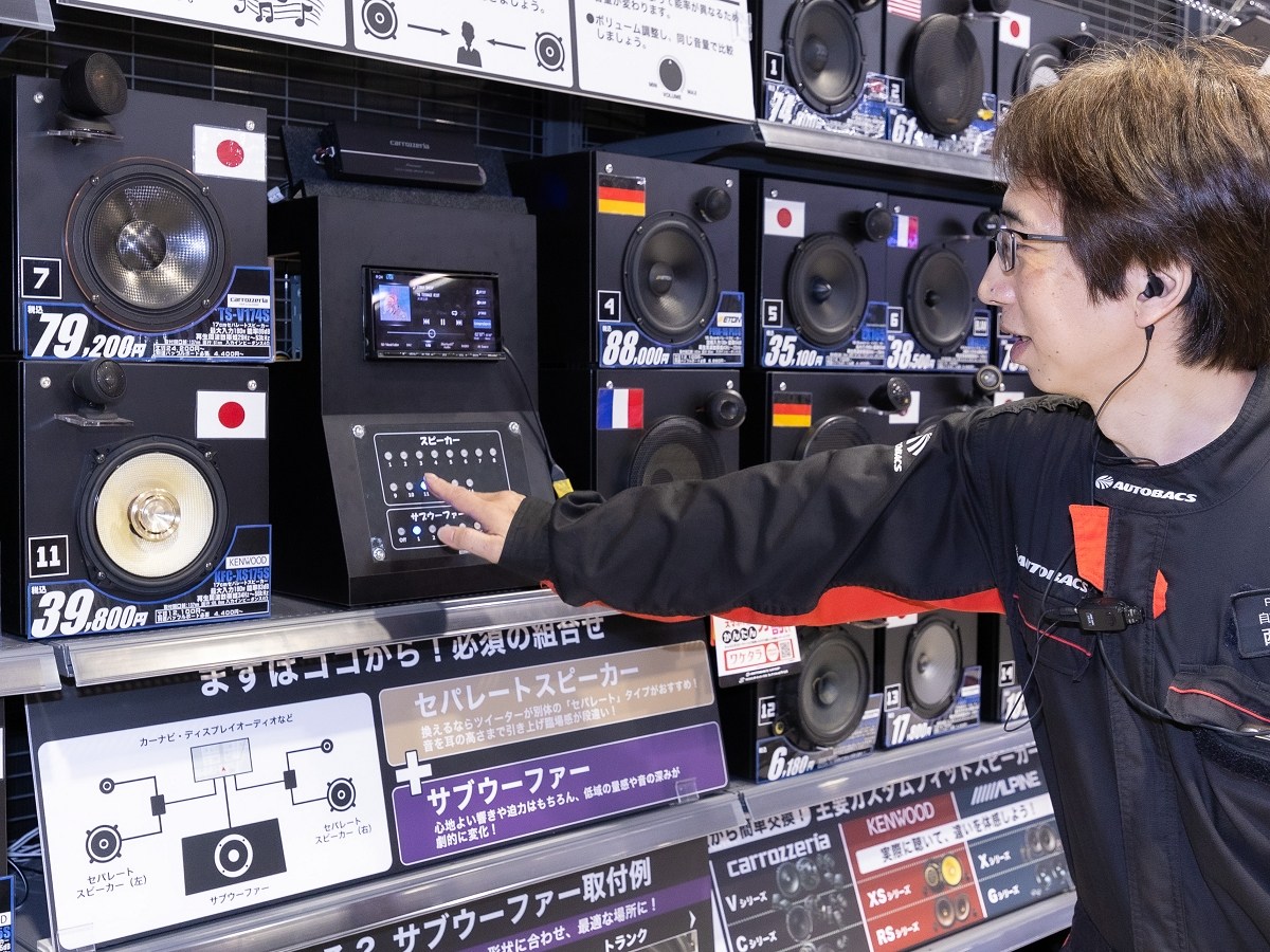 ▲たくさんの製品が並んでいると迷ってしまうもの。そんな時はスタッフに聞くとそれぞれの特徴を教えてくれ