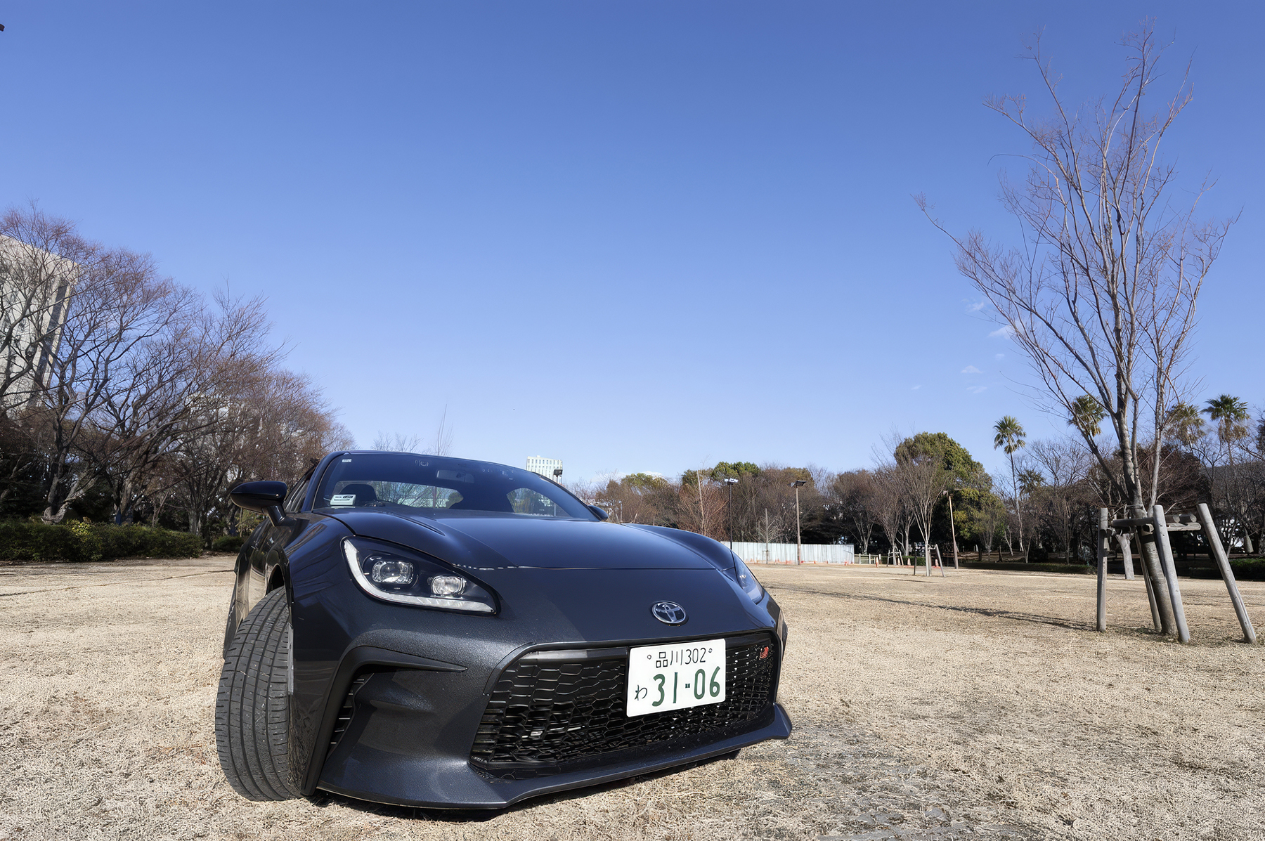 ▲飯島さん撮影。こちらはフィルターなし。ガラスに周囲が写り込み、中が見えにくい