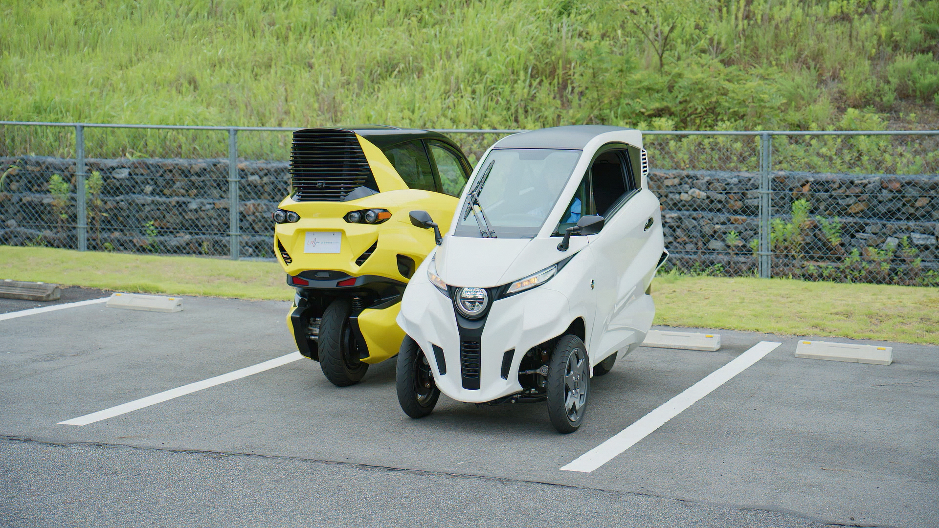 駐車スペース効率を圧倒的に向上（２〜４倍）