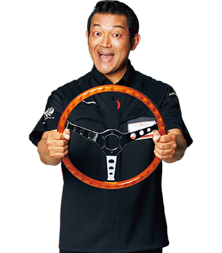 ハンドルを握る山口智充さん