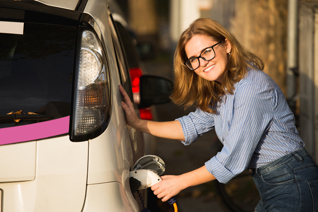 時代に乗り遅れないように！電気自動車の知識をつけて近い将来に備えよう