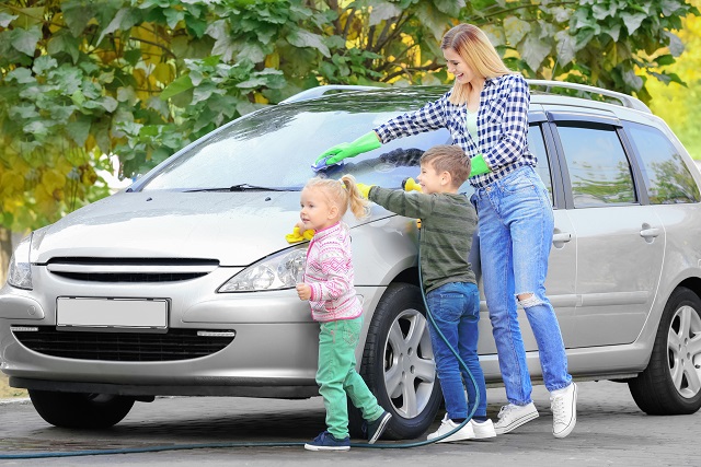 女性にも優しい洗車道具をそろえよう！