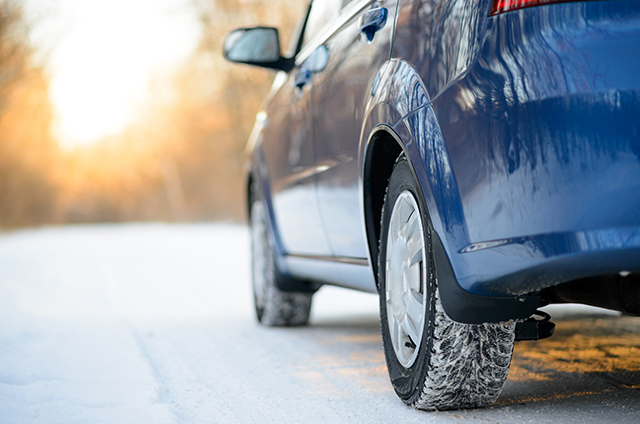 【路面の凍結注意】凍結しやすい道路と凍結路面の走り方、ドライブのポイント
