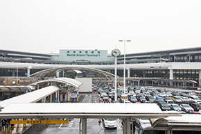 「成田国際空港」　第1ターミナル　P1駐車場