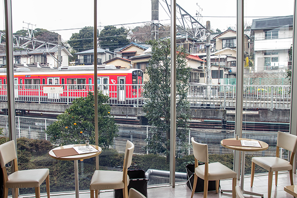 電車好きにはたまらない「汐風カフェ」