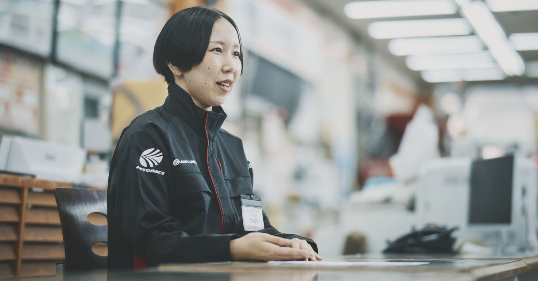 お店についたらレジカウンターへ